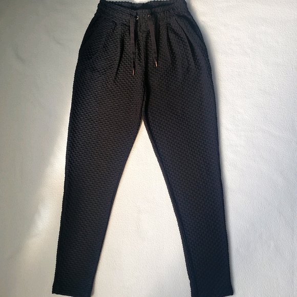 H&M Pants - Debossed Pattern Black Pants
